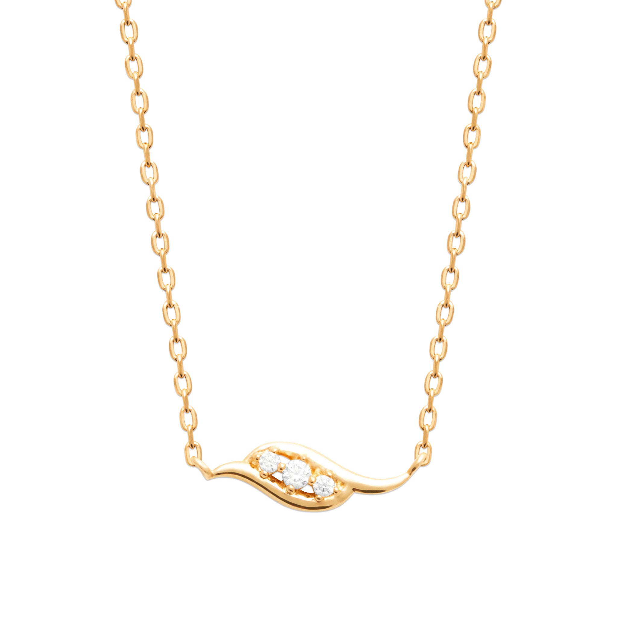 Collier en plaqué or jaune avec trilogie d'oxydes blancs en forme de vagues