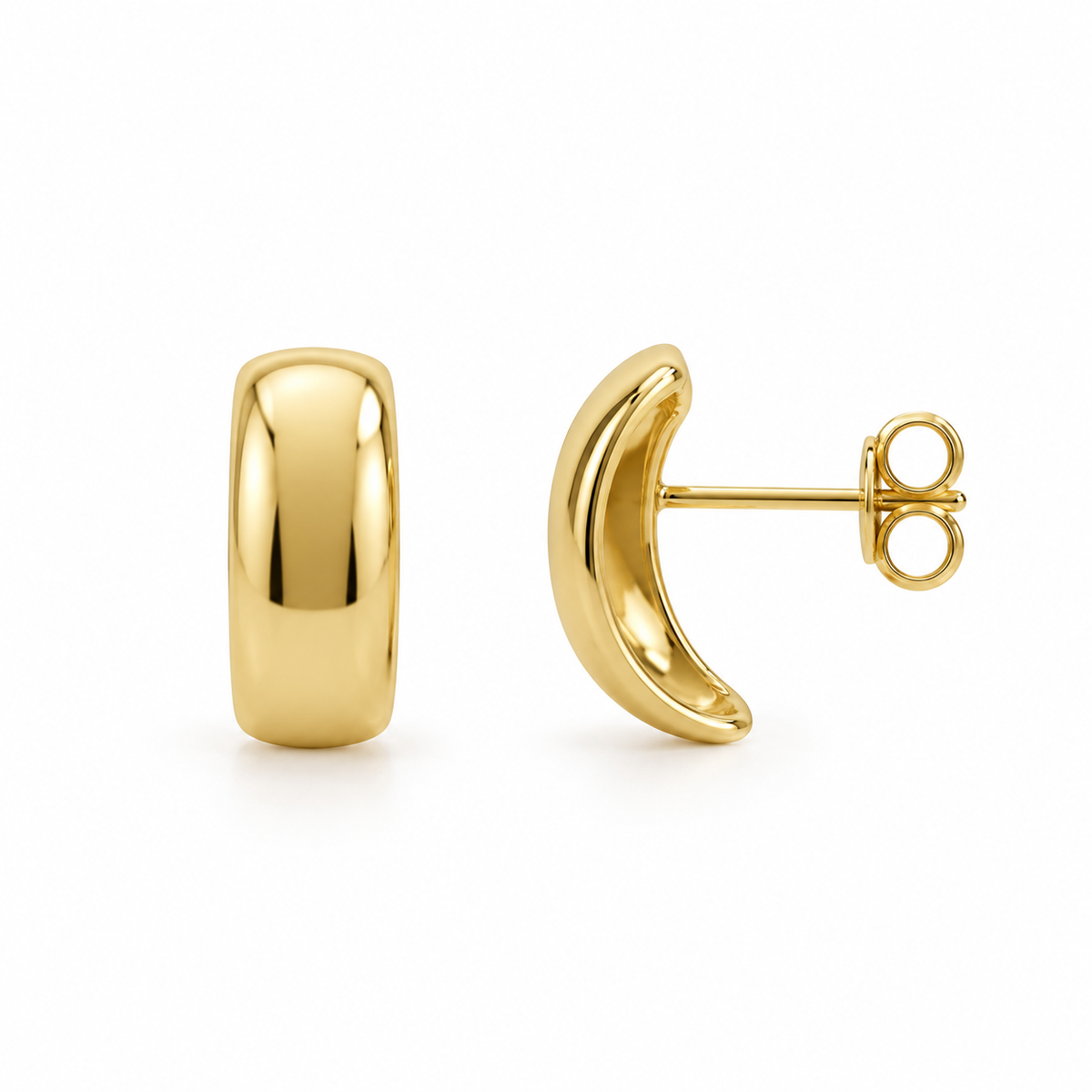 Puces bombées verticales en or jaune 9 carats sur fond blanc