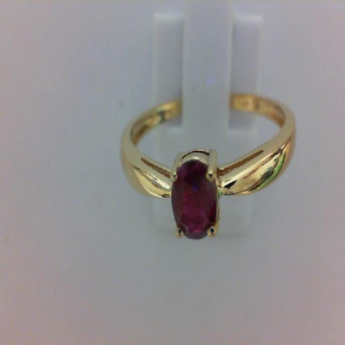 Solitaires Pierre de Couleur Rubis Grand Modèle Serti à Griffes – Or Jaune 18 Carats
