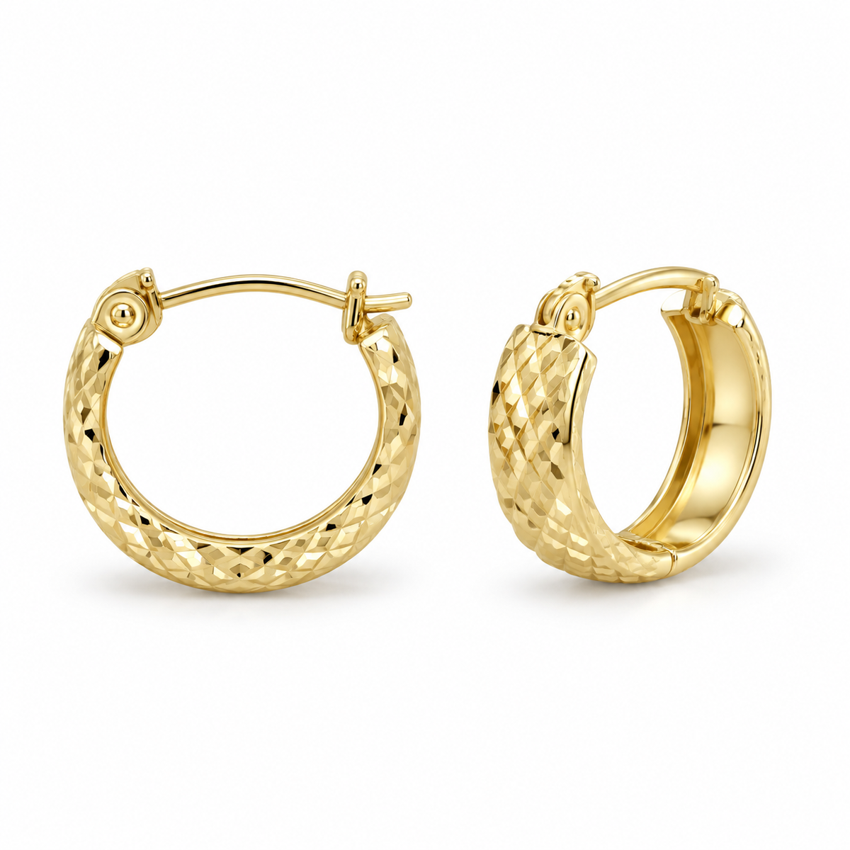 Créoles larges ciselées XCRE111 en or jaune 9 carats – vue produit