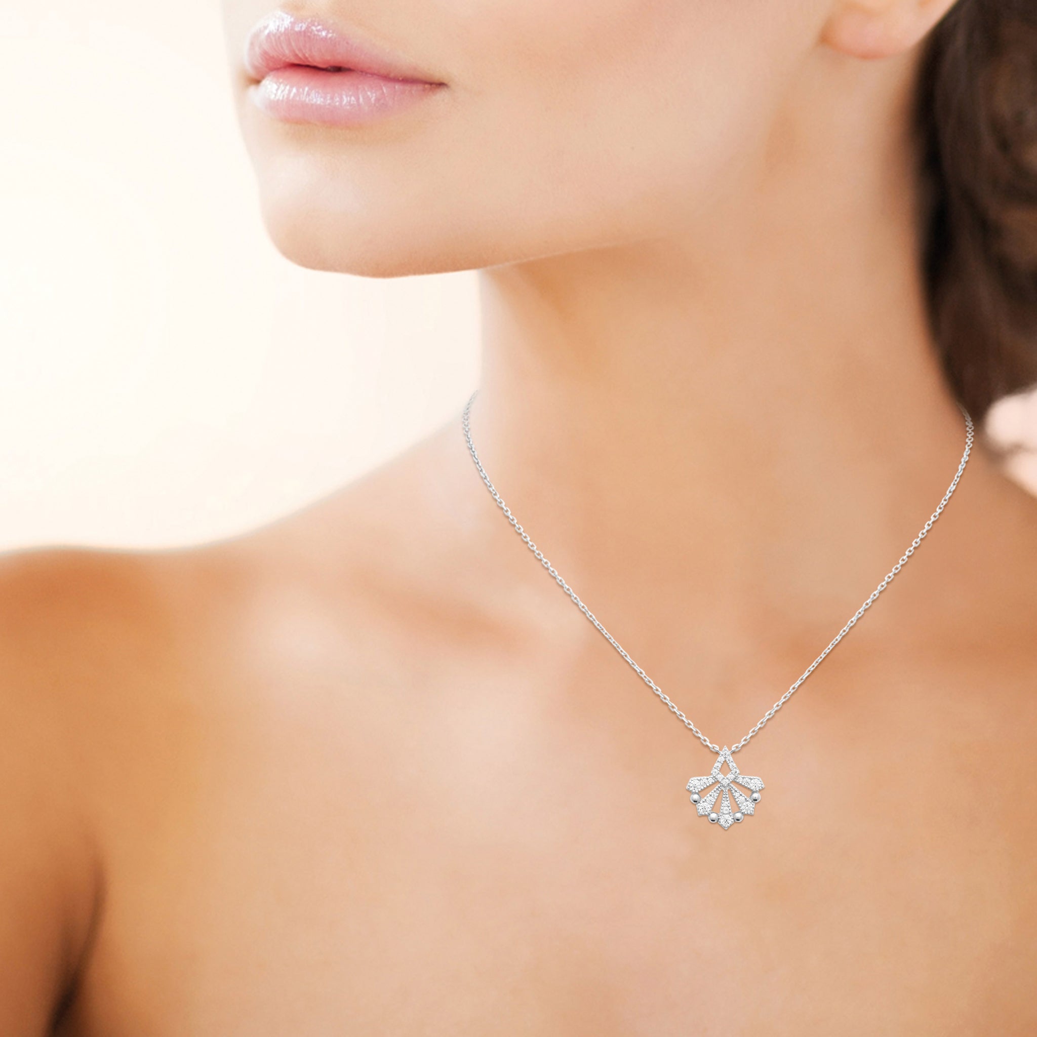 Collier en Argent Rhodié Pendentif Pavé d'OZ Forme Éventail