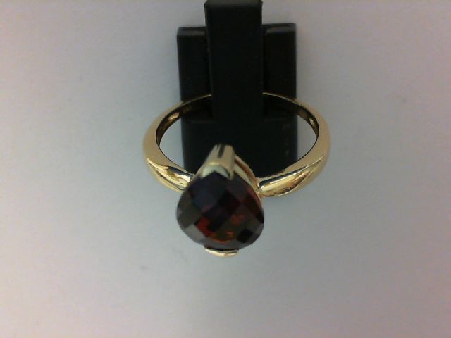 Bague solitaire Pierre De Couleur Grenat Cristal Facetté Taille Radiant – Or Jaune 18 Carats