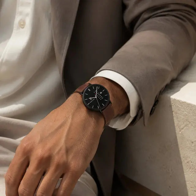 Montre Pierre Lannier DATA au cadran noir portée au poignet