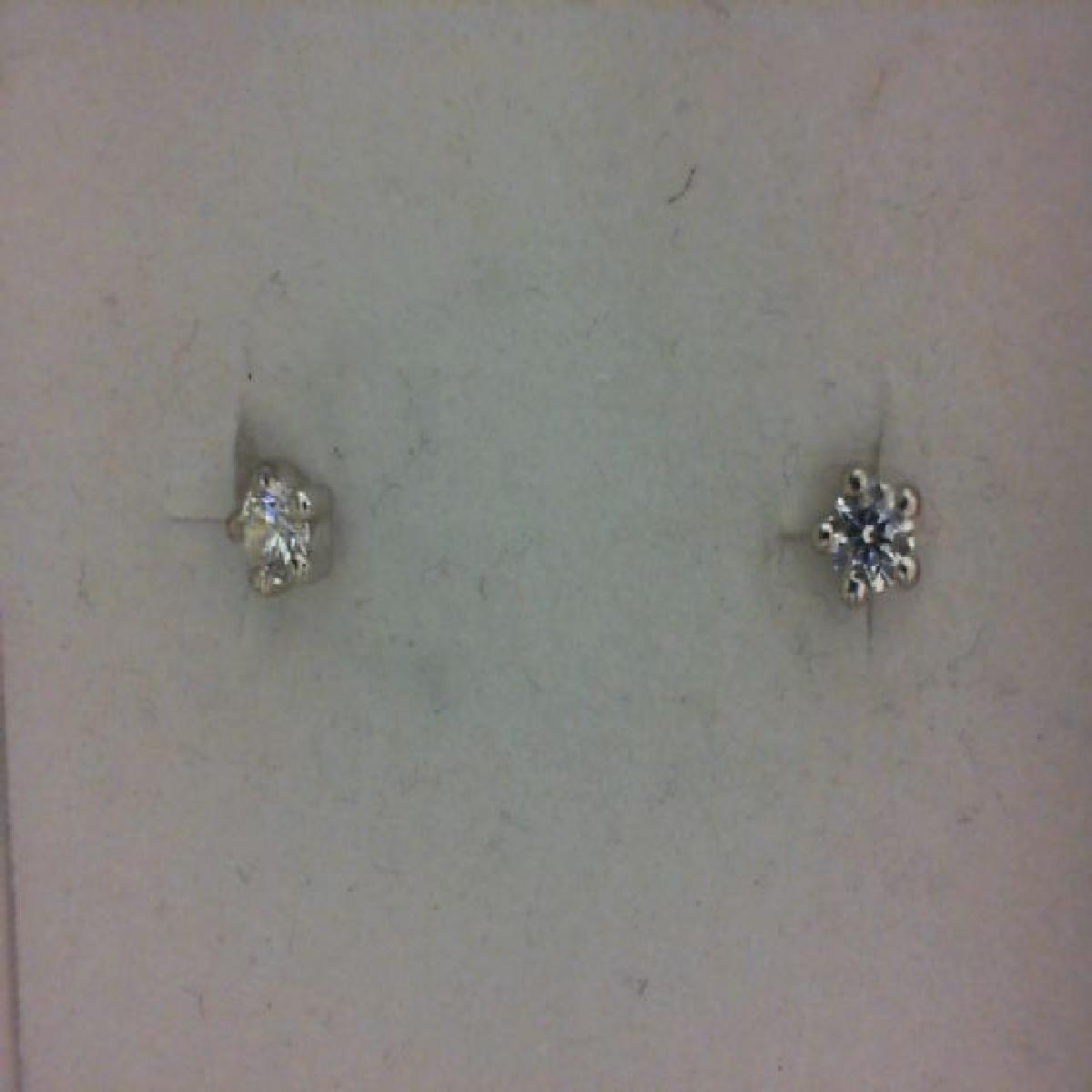 Boutons D'Oreilles À Pierres Blanches Modèle Pierres Blanches En Argent 925 Et Zirconium