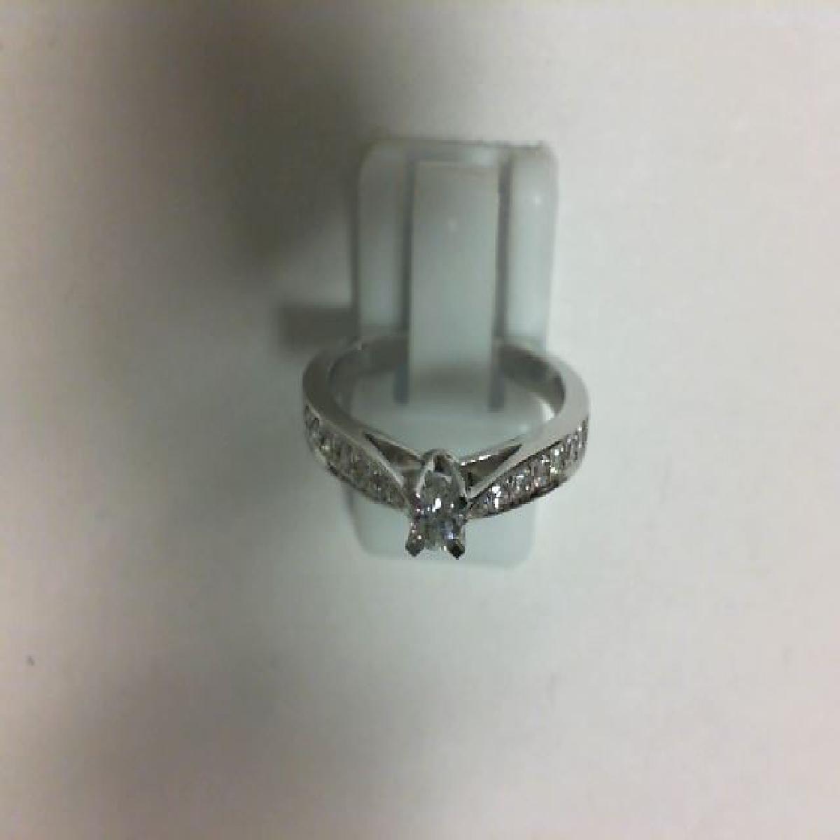 Solitaire Diamant Or Jaune 18 Carats Bague À Griffes Modèle Classique Aloïze
