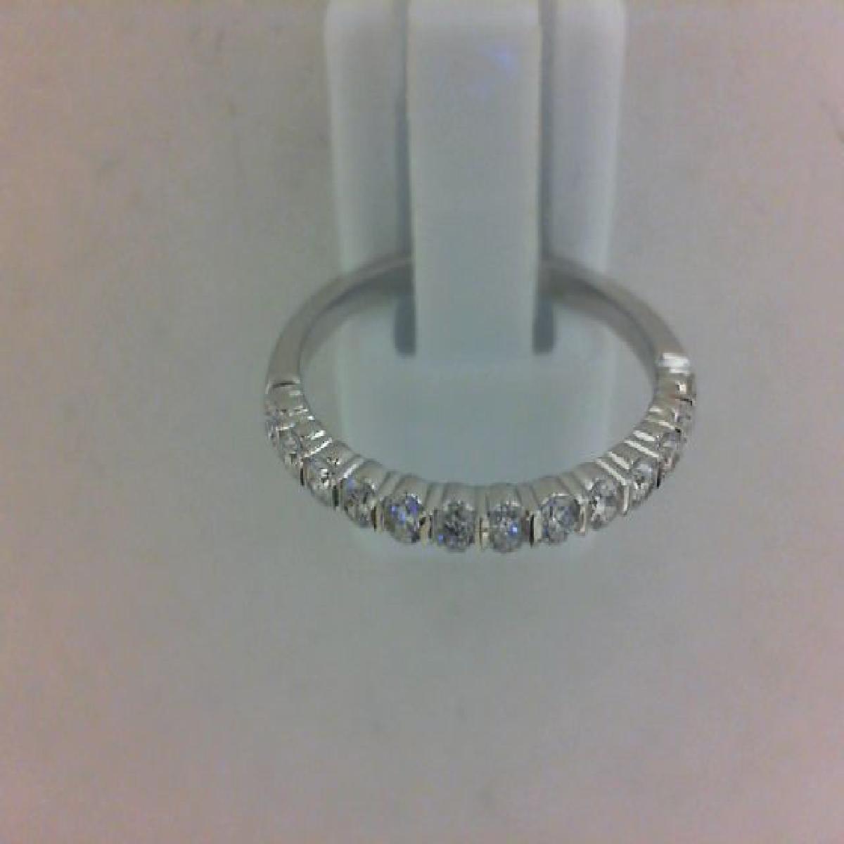 Bague Alliance à Demi-Tour avec Pierres et Serti Barette – En Or Blanc 18 Carats avec Diamants