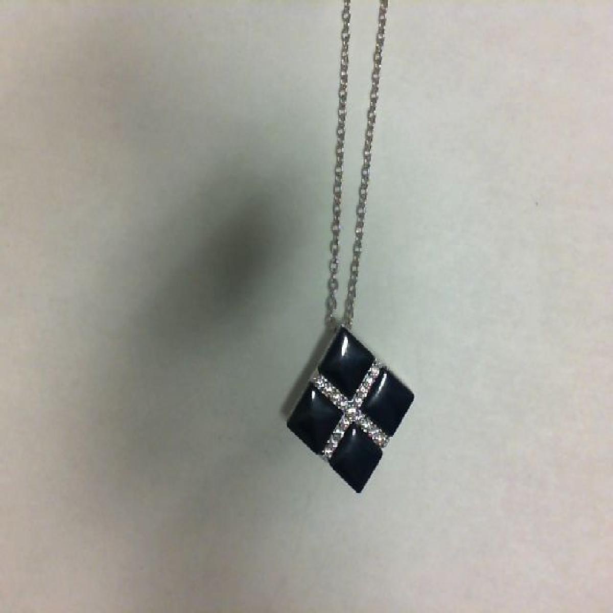 Collier Chaîne Fine Avec Pendentif Disque Géométrique Et Serti Minimal – Zirconium