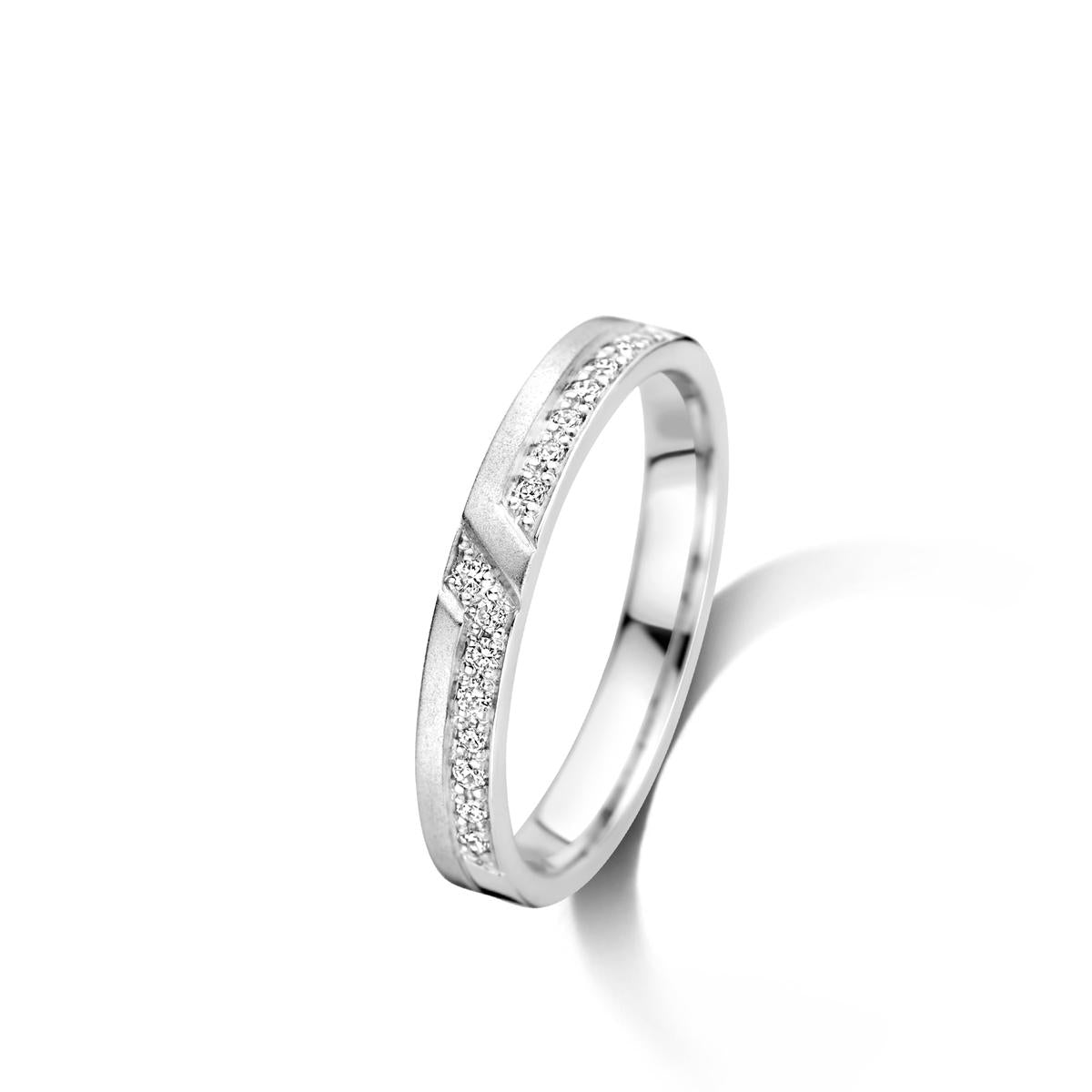 Bijou Composition de Pierres Blanches Incluant un Diamant en Or 18 Carats