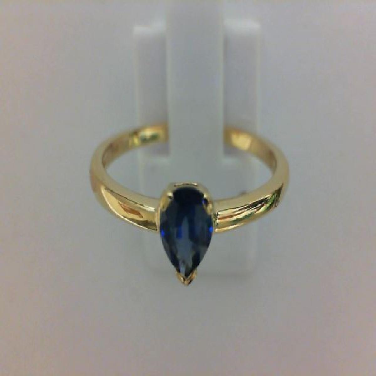 Solitaire Pierre de Couleur Saphir, Monture Traditionnelle, Forme Ronde – Or 18 carats