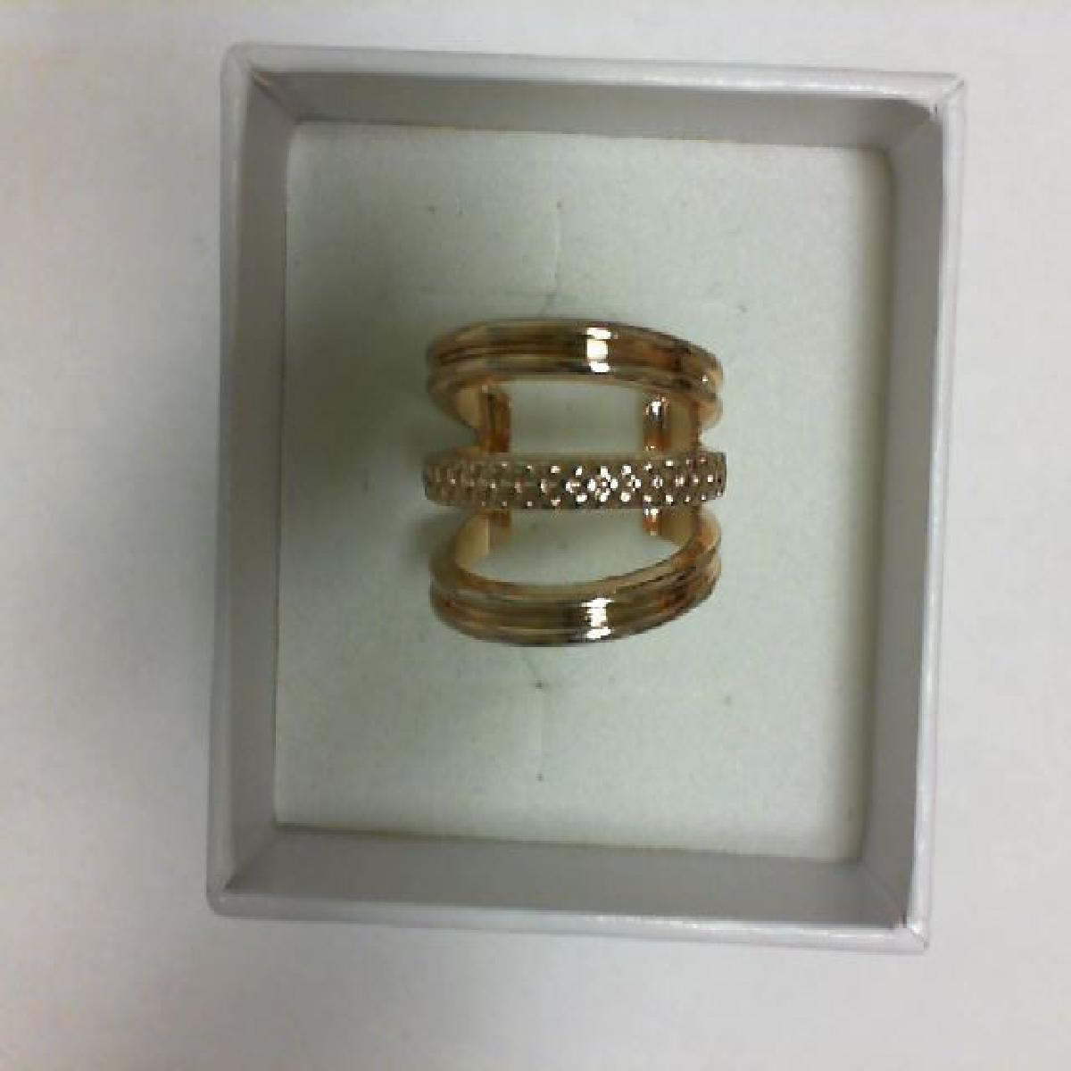 Bague Demi-Jonc Modèle Céleste Arcs Gravés Intérieurs Biseautés Facettes Brillantes – Or 18 Carats