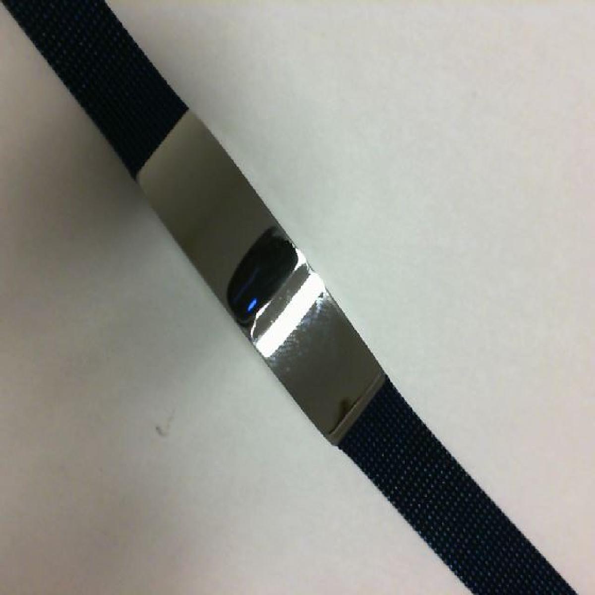 Bracelet Simple Avec Plaque Rectangulaire, Modèle Intemporel, Finition Satinée – Acier Inoxydable