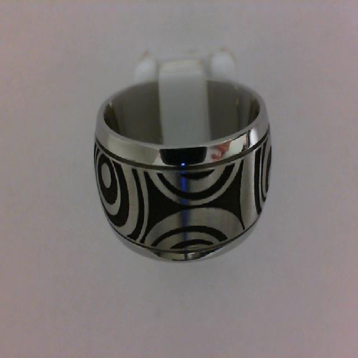 Bague Modèle Portfolio Longue Gravure Fine Version Édition Collector – Acier Inoxydable